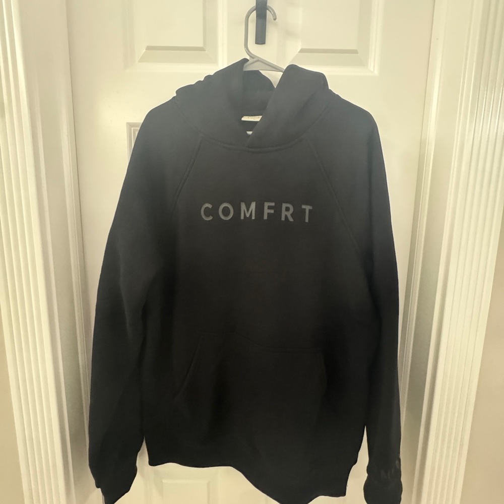 COMFRT - Black Hoodie